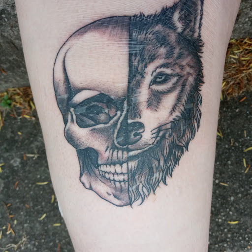 Tattoo Shop «Skull and Rose Tattoo Studio», reviews and photos, 900 E Pulaski Hwy, Elkton, MD 21921, USA