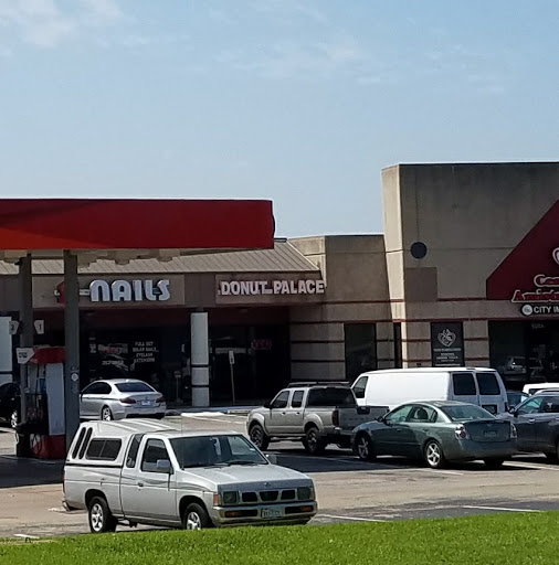 Donut Shop «Donut Palace», reviews and photos, 2113 Wells Branch Pkwy # 400A, Austin, TX 78728, USA