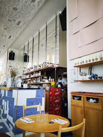 Atmosphère du Yaya La Défense - Restaurant Grec & Bar à cocktails à Puteaux - n°12