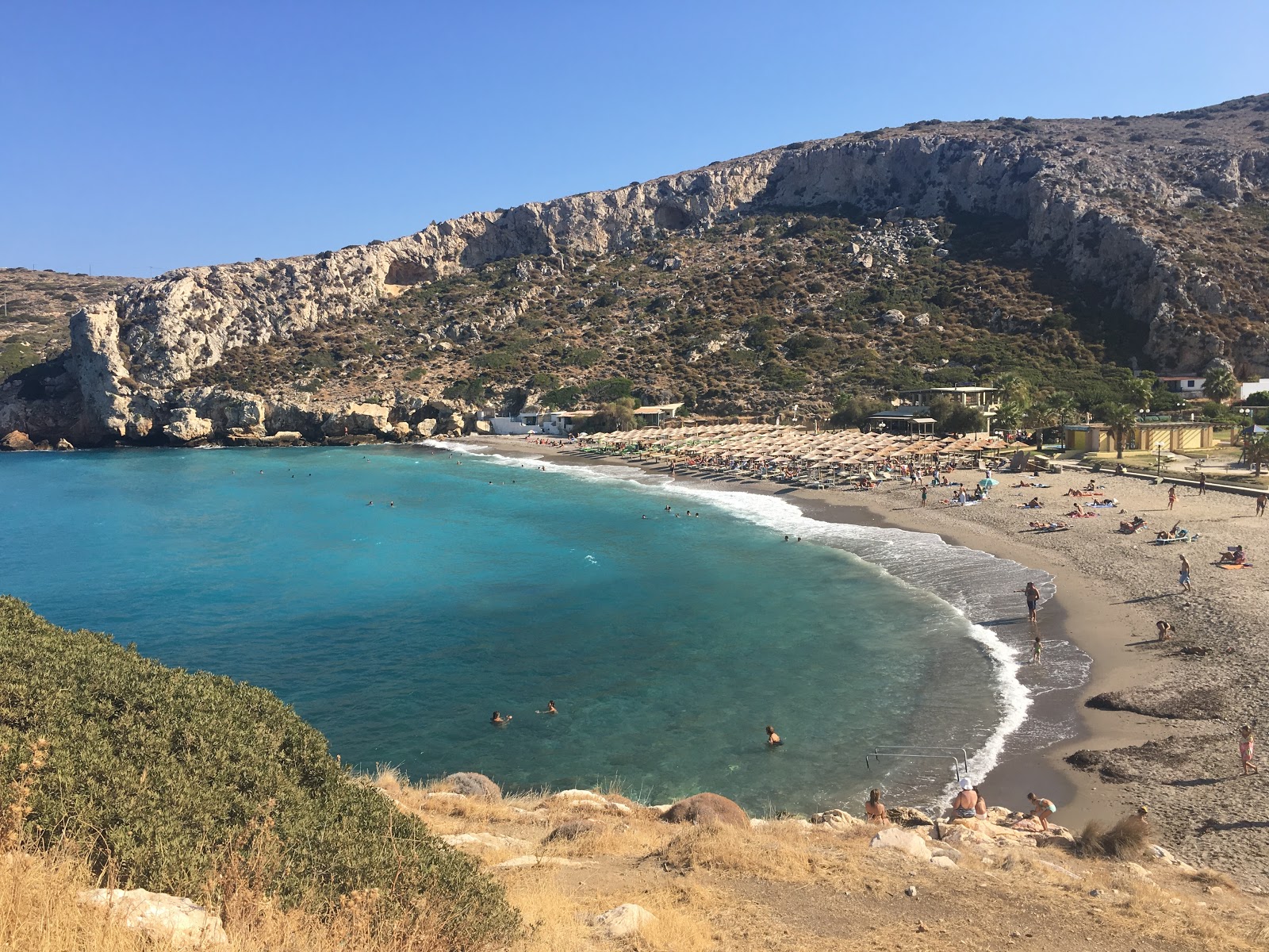 Foto von Paralia Kaki Thalassa mit beiger sand & kies Oberfläche