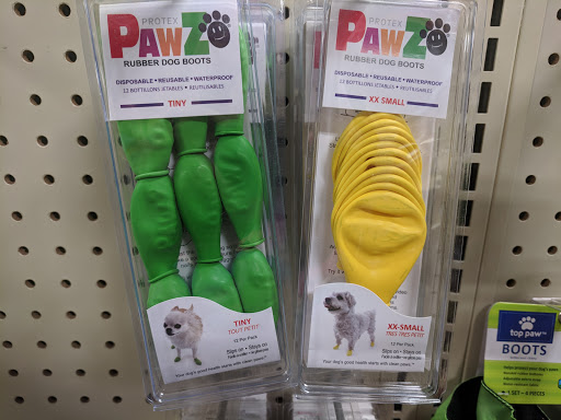 Pet Supply Store «PetSmart», reviews and photos, 215 Needham St, Newton, MA 02464, USA