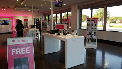 Cell Phone Store «T-Mobile», reviews and photos, 8910 TX-121, McKinney, TX 75070, USA