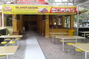 Ayam Geprek Spesial SaKo image