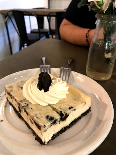 Coffee Shop «Red Dessert Dive», reviews and photos, 1045 Studewood St, Houston, TX 77008, USA