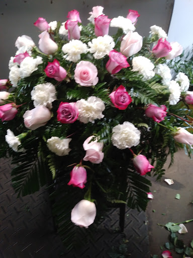 Florist «Springbrook Gardens Florist & Greenhouses», reviews and photos, 23614 Power Rd, Farmington, MI 48336, USA