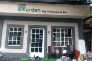 Garden restaurant image