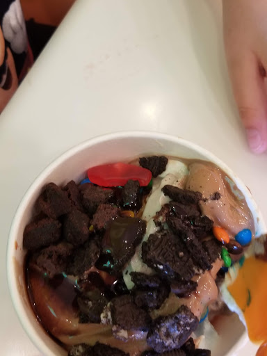 Frozen Yogurt Shop «Orange Leaf Frozen Yogurt», reviews and photos, 21501 21 Mile Rd, Macomb, MI 48044, USA
