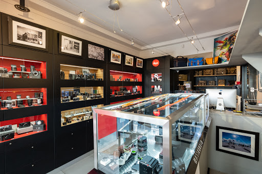Shop Leica and Hasselblad Paris Montmartre