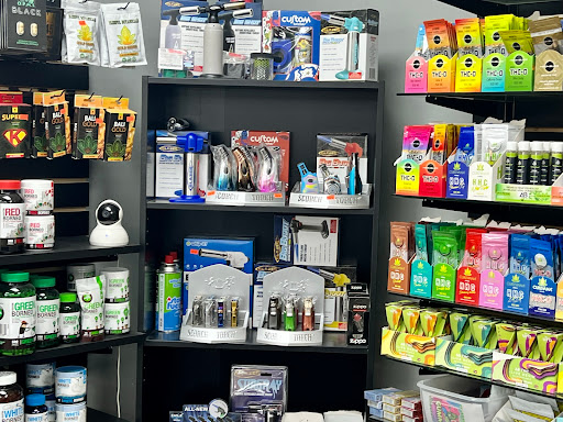 Tobacco Shop «Smoke Hut Smoke Shop», reviews and photos, 11902 Blue Ridge Boulevard g, Grandview, MO 64030, USA