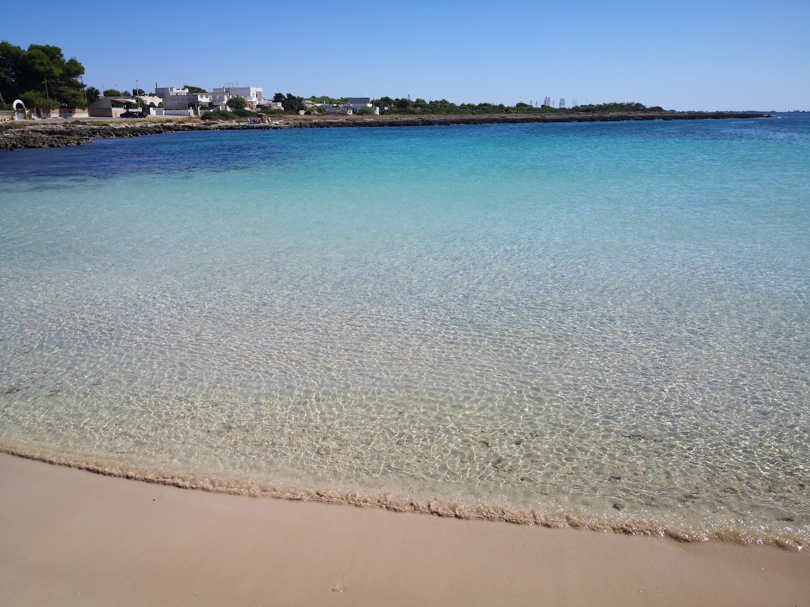 Foto de Spiaggia di Torre Squillace con parcialmente limpio nivel de limpieza