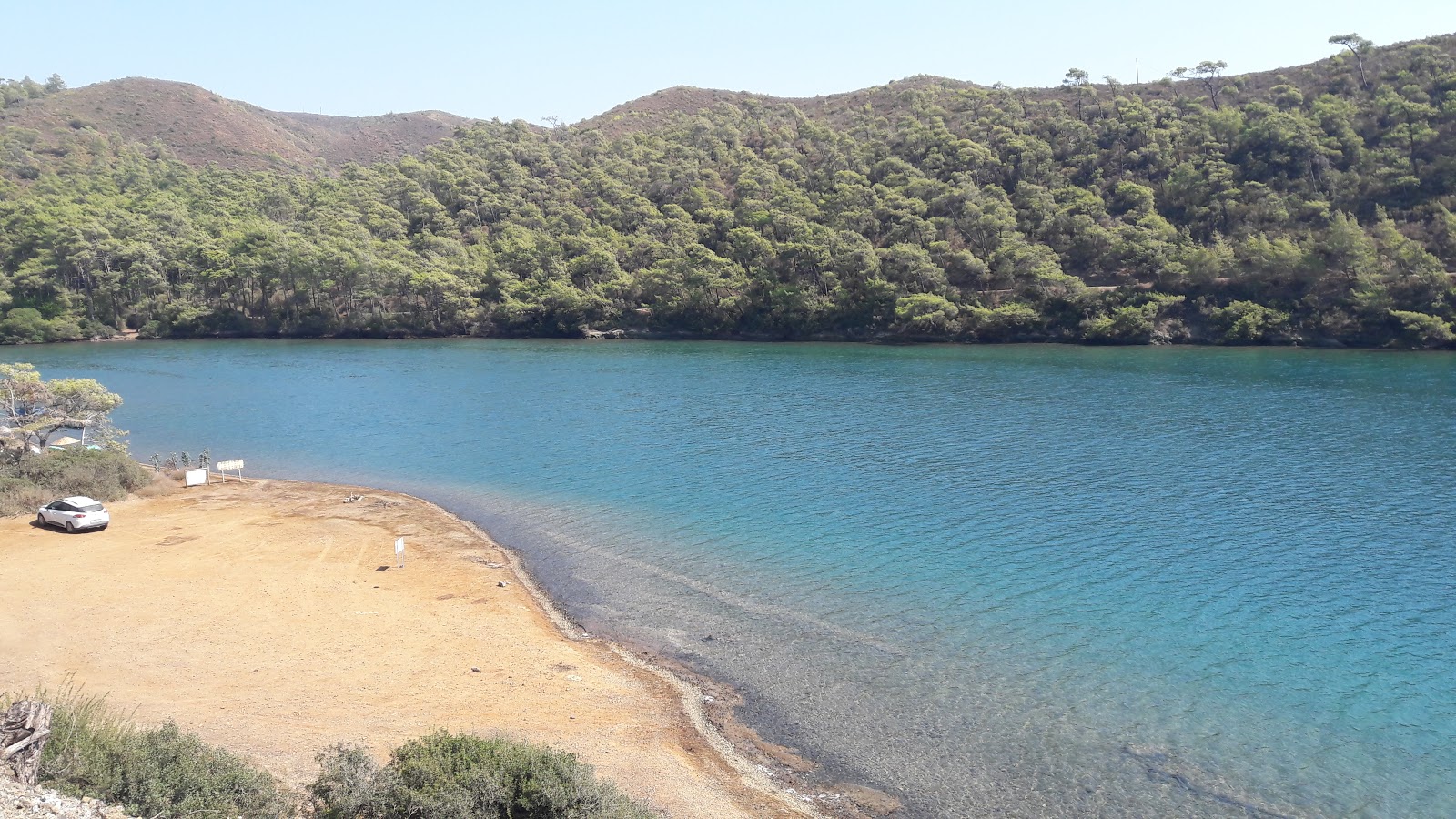 Izgim beach'in fotoğrafı çok temiz temizlik seviyesi ile