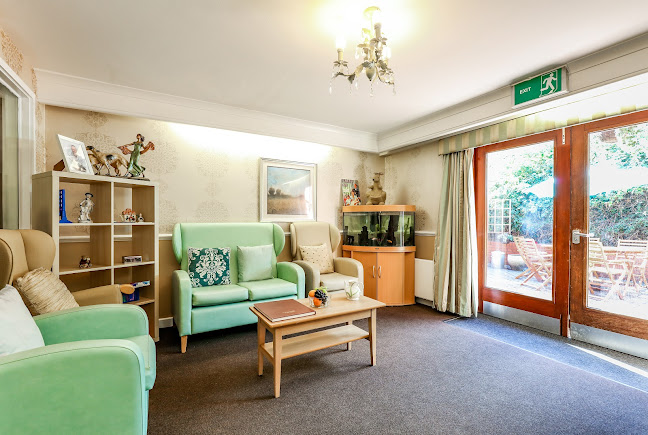 Comments and reviews of Neath House Care Home