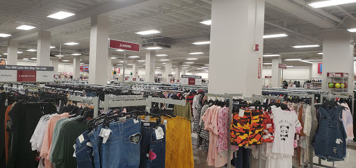 Clothing Store «Burlington Coat Factory», reviews and photos, 6350 Seven Corners Center, Falls Church, VA 22044, USA