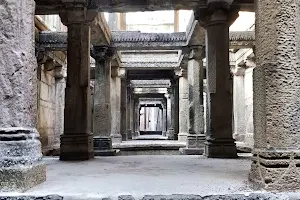 Navlakhi Stepwell image