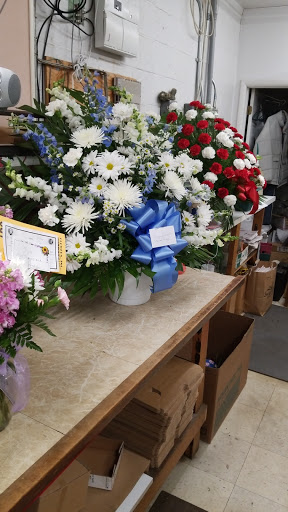 Florist «Crescent Gardens Floral Shoppe», reviews and photos, 6515 Saltsburg Rd, Penn Hills, PA 15235, USA