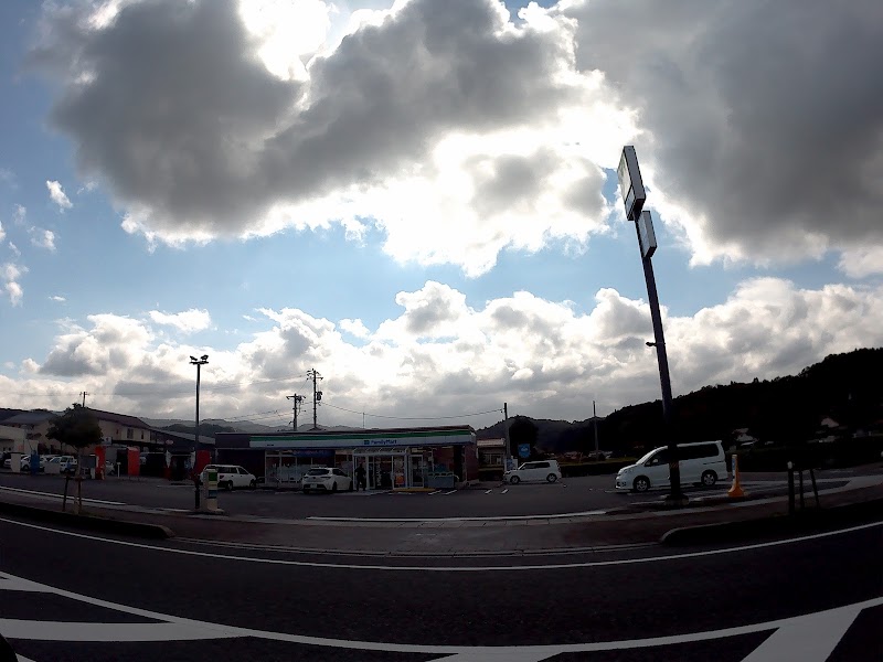 ファミリーマート 雲南大東店