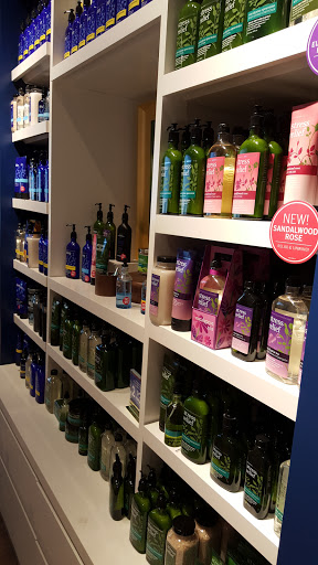 Beauty Supply Store «Bath & Body Works», reviews and photos, 275 Pavilion Pkwy, Fayetteville, GA 30214, USA