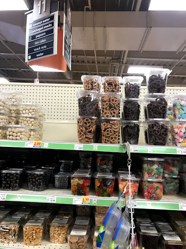 Grocery Store «Kroger», reviews and photos, 704 Euclid Ave, Lexington, KY 40502, USA