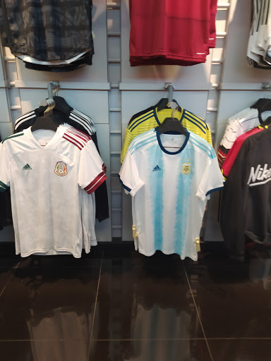 Tiendas camisetas futbol León
