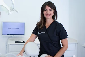 Clínica Dental Juana María Fernández image