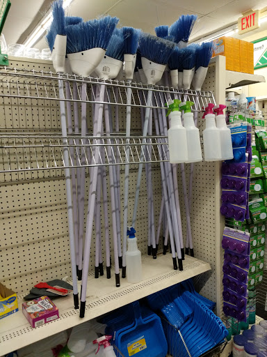 Dollar Store «Dollar Tree», reviews and photos, 1155 W 14 Mile Rd, Clawson, MI 48017, USA