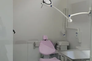 Institut dentaire La Défense -Centre de santé dentaire Courbevoie La Défense image