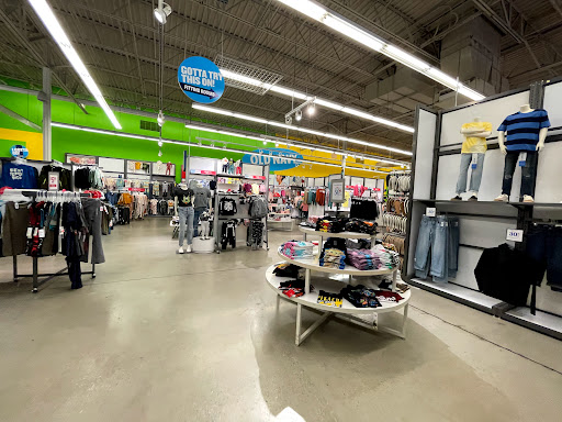 Clothing Store «Old Navy», reviews and photos, 4300 Towne Center Dr, Louisville, KY 40241, USA