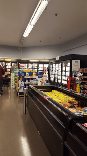 Supermarket «Giant Eagle Supermarket», reviews and photos, 14100 Detroit Ave, Lakewood, OH 44107, USA