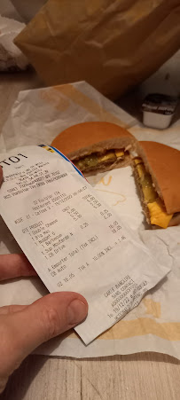 Cheeseburger du Restauration rapide McDonald's Saint Witz - n°3
