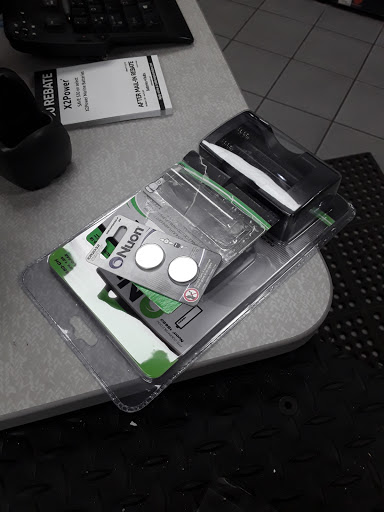 Car Battery Store «Batteries Plus Bulbs», reviews and photos, 2713 Janitell Rd, Colorado Springs, CO 80906, USA