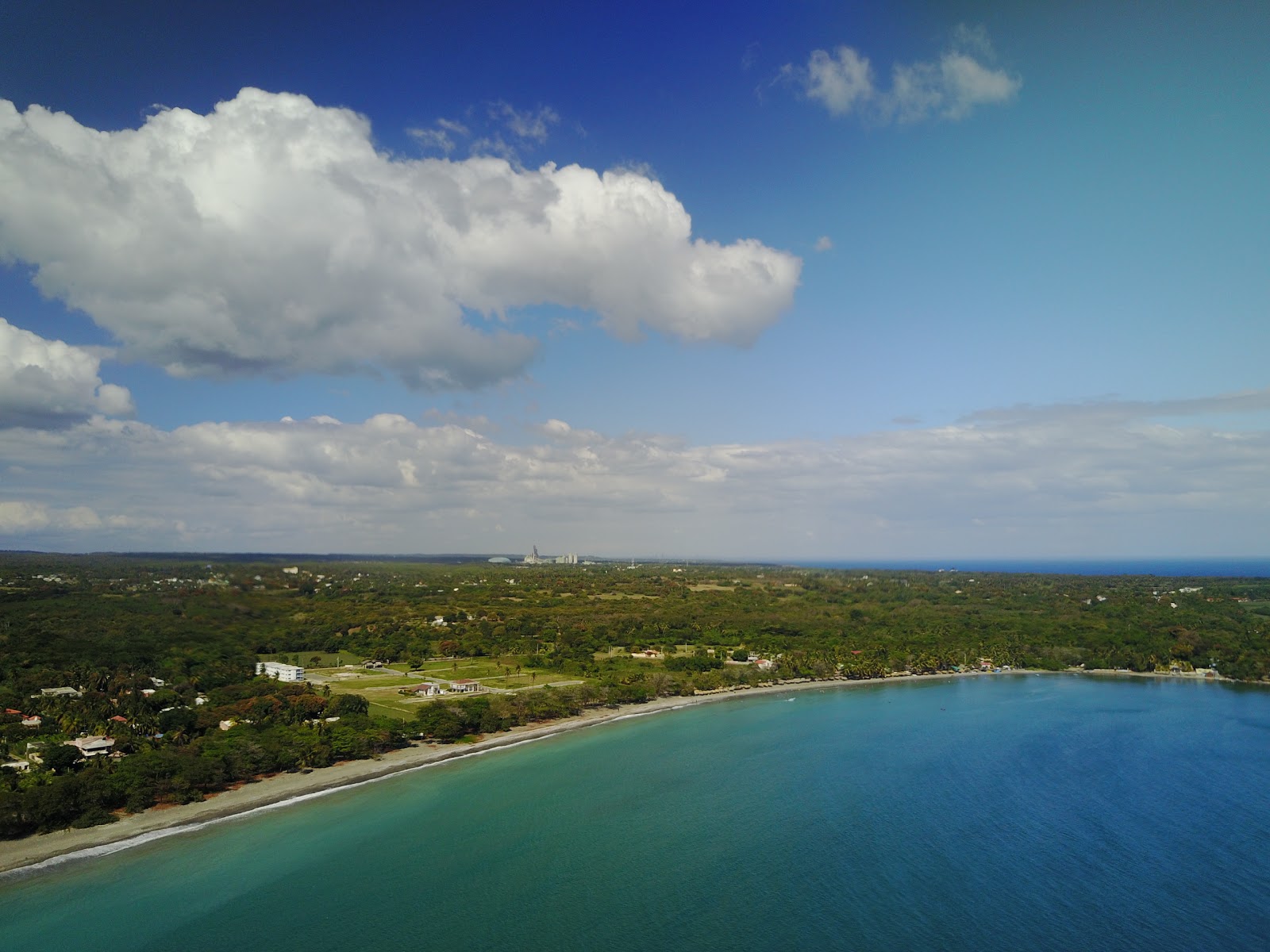 Fotografija Cocoland beach z prostorna obala