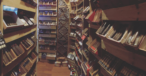 Tobacco Shop «Hollywood Smokes», reviews and photos, 6857 159th St, Tinley Park, IL 60477, USA