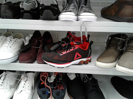 Clothing Store «Ross Dress for Less», reviews and photos, 1425 E Hallandale Beach Blvd, Hallandale Beach, FL 33009, USA