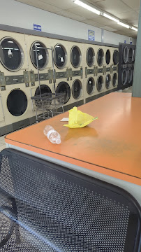 Laundromat @ 701 East Johnson St - Photo 8 - Car repair in Madison, WI, Madison