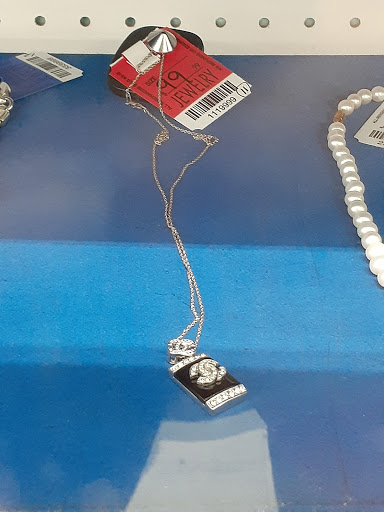 Thrift Store «Red White & Blue Thrift Store», reviews and photos, 12640 NE 6th Ave, Miami, FL 33161, USA