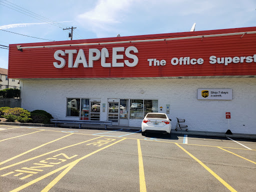 Staples, 461-469 West St, Fort Lee, NJ 07024, USA, 