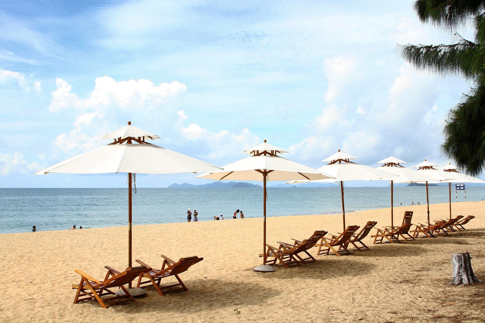 Foto van Hai Ha Dragon beach met hoog niveau van netheid