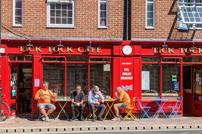 Comments and reviews of Tick Tock Café