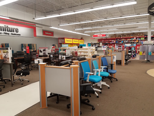 Office Supply Store «Staples», reviews and photos, 547 River Rd, Edgewater, NJ 07020, USA