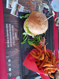 Hamburger du Restaurant créole La Rhumerie du pirate à Saint-François - n°15