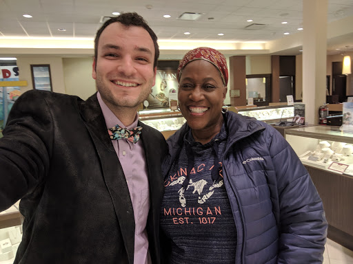 Jewelry Store «Jared The Galleria of Jewelry», reviews and photos, 4972 Shelbyville Rd, Louisville, KY 40207, USA