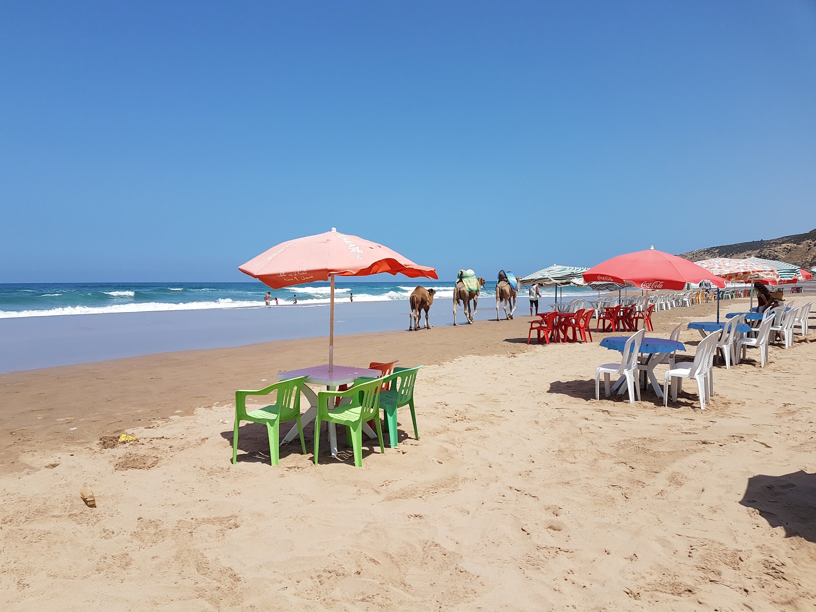 Photo de Plage Des Coves, Asilah avec l'eau turquoise de surface