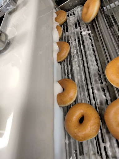 Bakery «Krispy Kreme Doughnuts», reviews and photos, 511 Moosic St, Scranton, PA 18505, USA