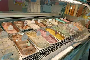 Mullins ice cream shop image