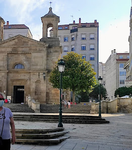 Iglesia de Santa Uxía de Ribeira Praza Porta do Sol, 5, 15960 Ribeira, A Coruña, España