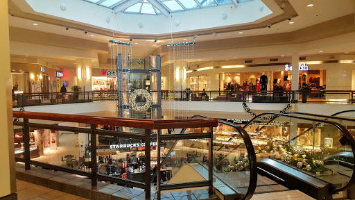 Shopping Mall «North Riverside Park Mall», reviews and photos, 7501 W Cermak Rd, N Riverside, IL 60546, USA