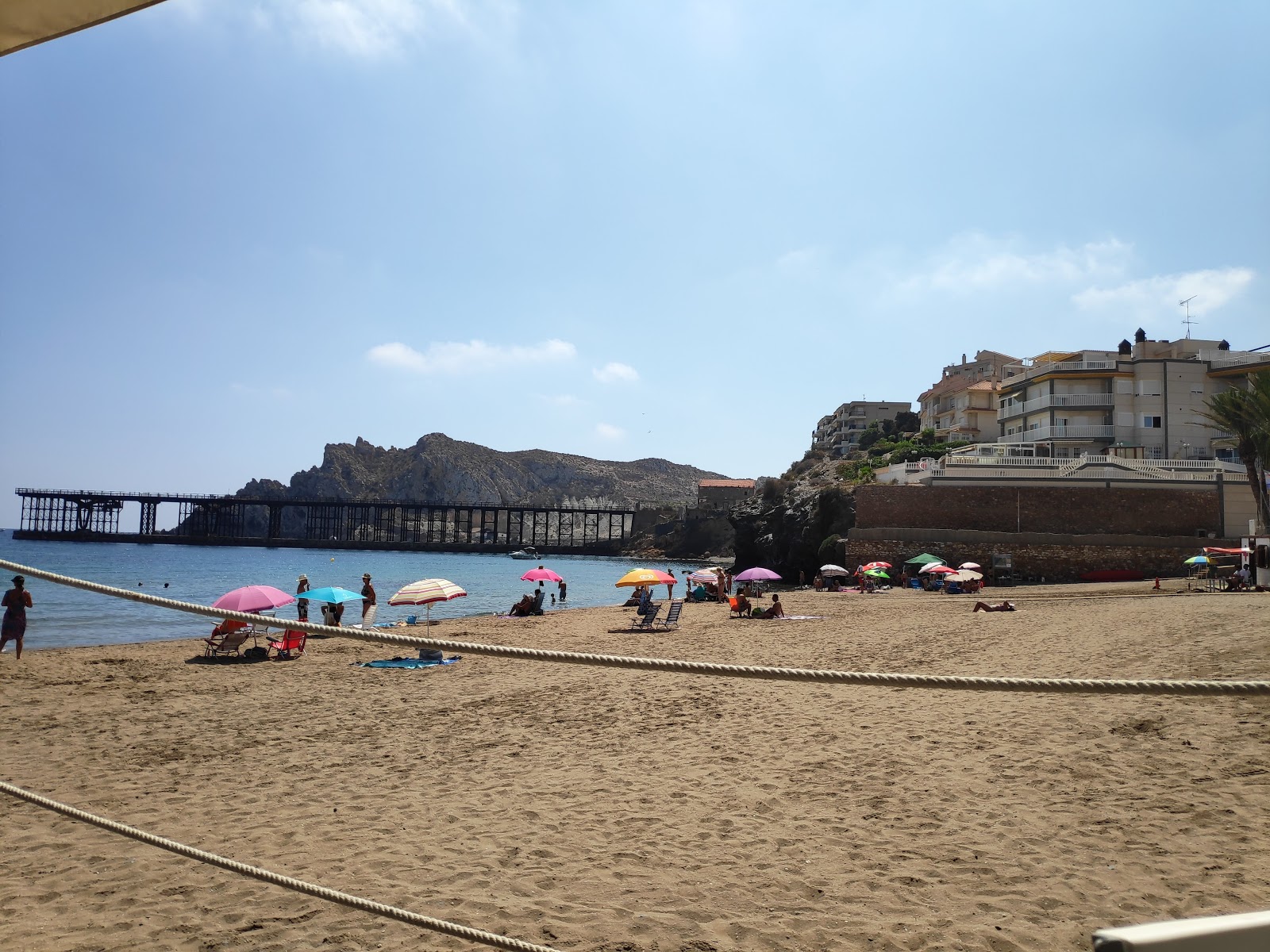 Foto van Playa El Hornillo met ruime baai