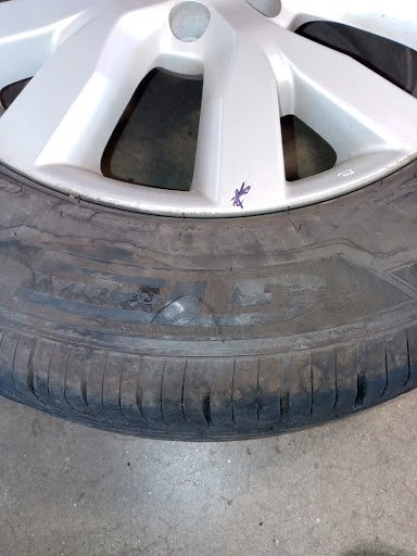 Tire Shop «Discount Tire Store - Moore, OK», reviews and photos, 1421 S I-35 Service Rd, Moore, OK 73160, USA