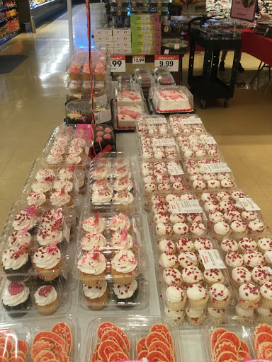 Grocery Store «Schnucks», reviews and photos, 4500 W Lloyd Expy, Evansville, IN 47712, USA