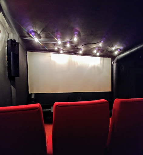 Cirko Gejzír Movie Theater